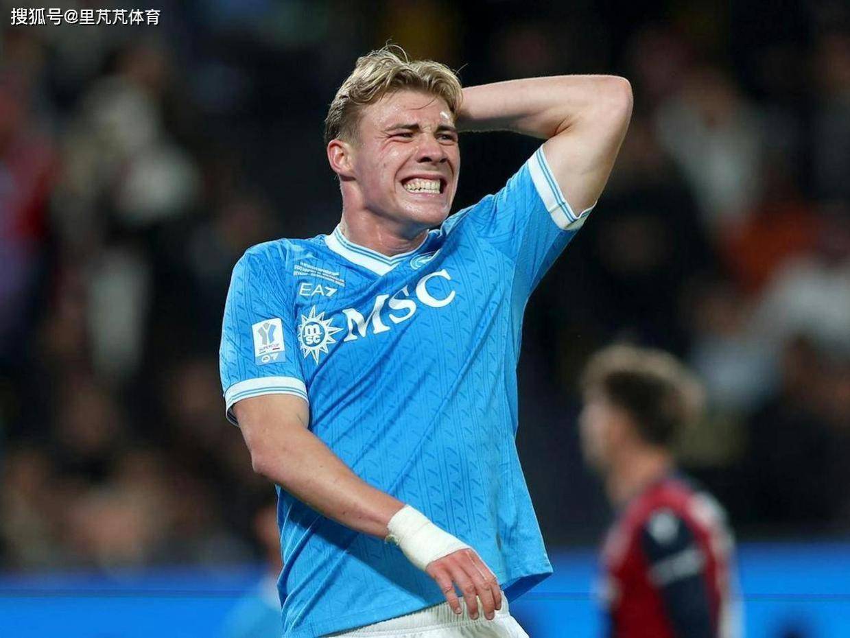 一己之力摧毁敌人后防夺冠：被曼联放弃的年轻锋霸，正在找回自己